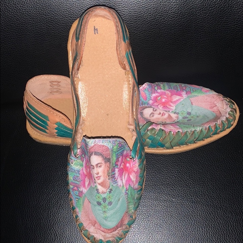 Frida sandals